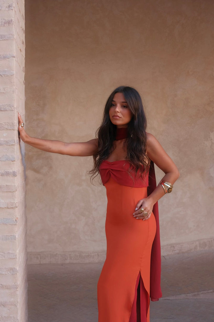 Zahara / Vestido em laranja e vermelho