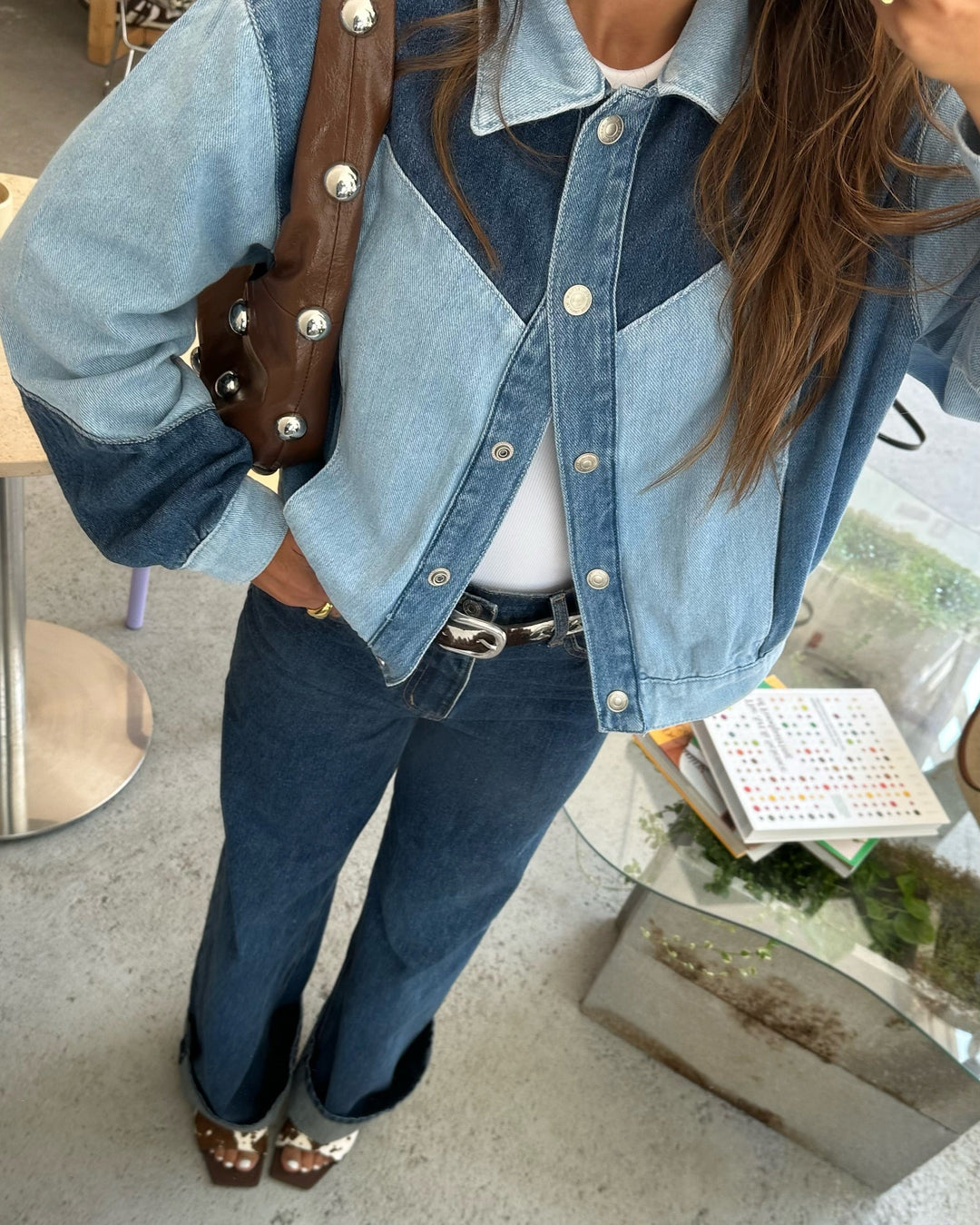 Jeans de perna larga azul escuro