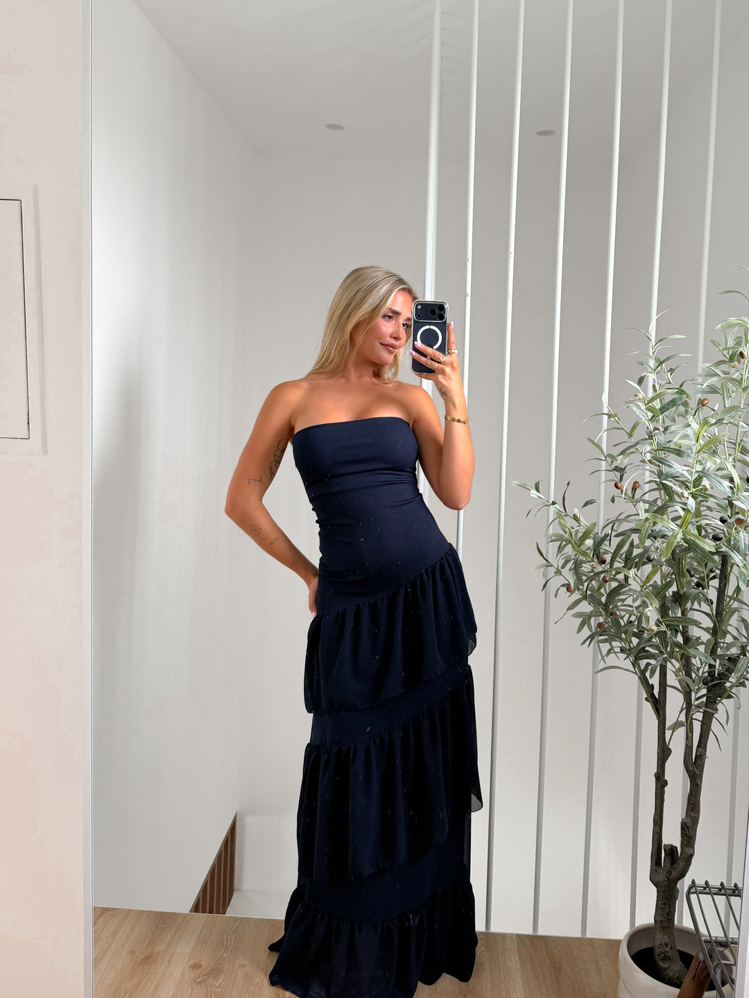 Vestido palavra volantes assimétricos azul marinho