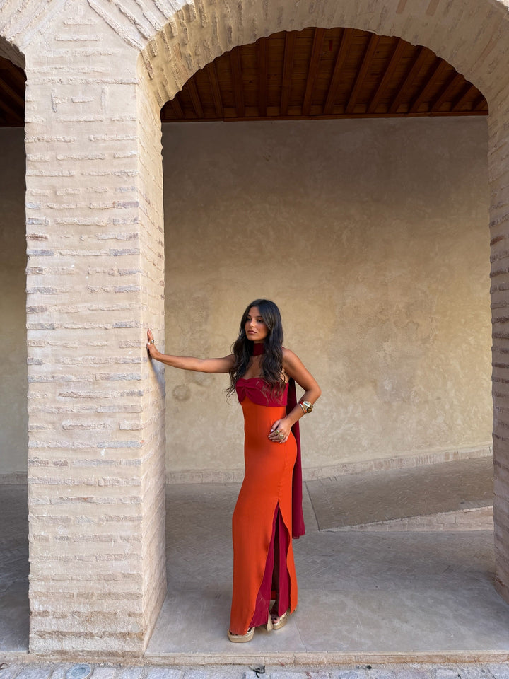 Zahara / Vestido em laranja e vermelho
