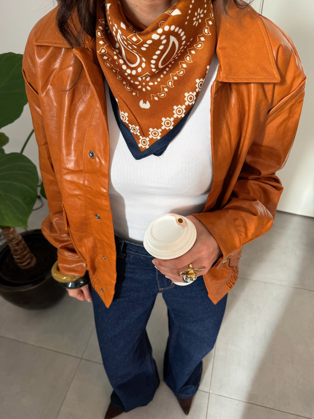 Jaqueta laranja queimada