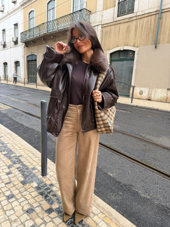 Calças de pana bege
