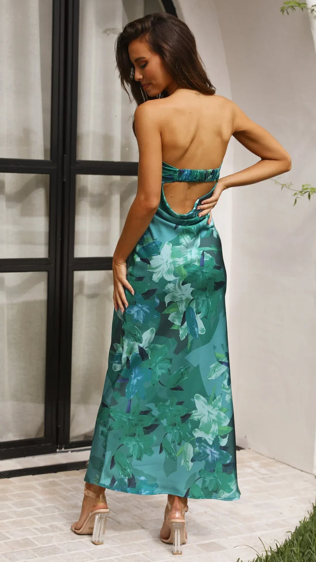 Thesa | Vestido de cetim sem mangas