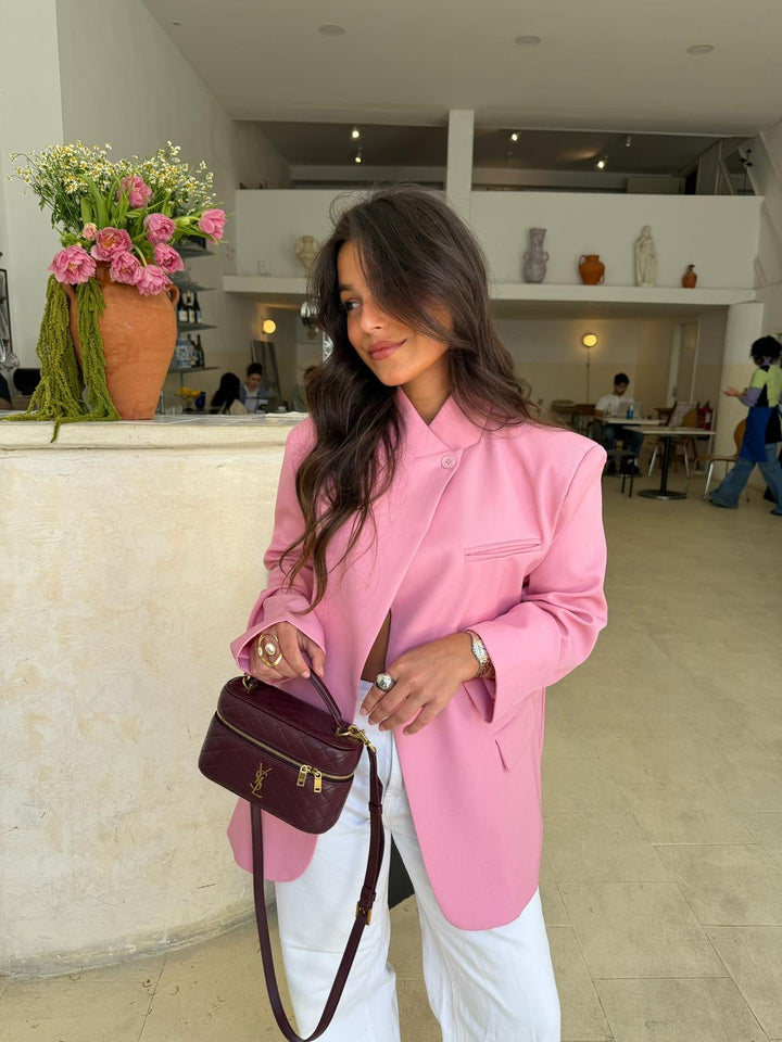 Blazer assimétrico em rosa