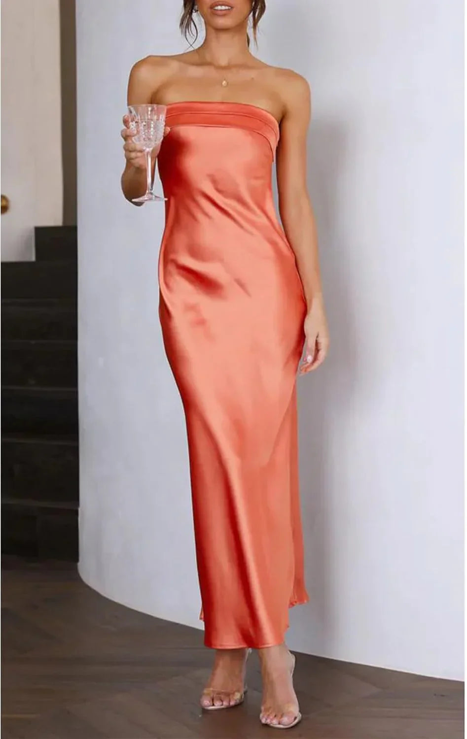Thesa | Vestido de cetim sem mangas