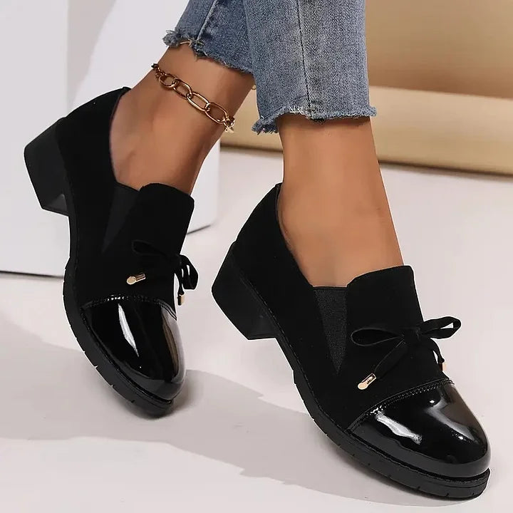Marvina - Mocassins Elegantes com Bico Redondo e Laço Decorativo
