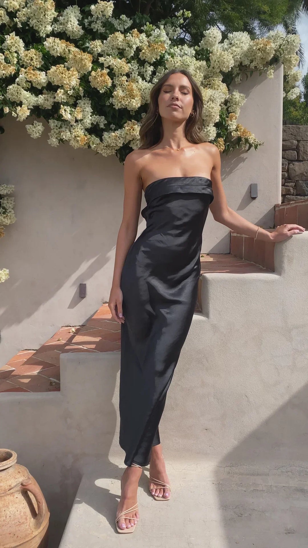 Thesa | Vestido de cetim sem mangas