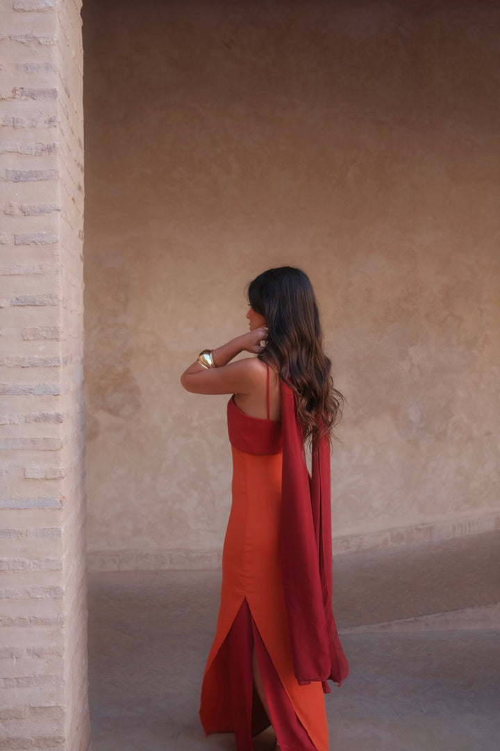 Zahara / Vestido em laranja e vermelho