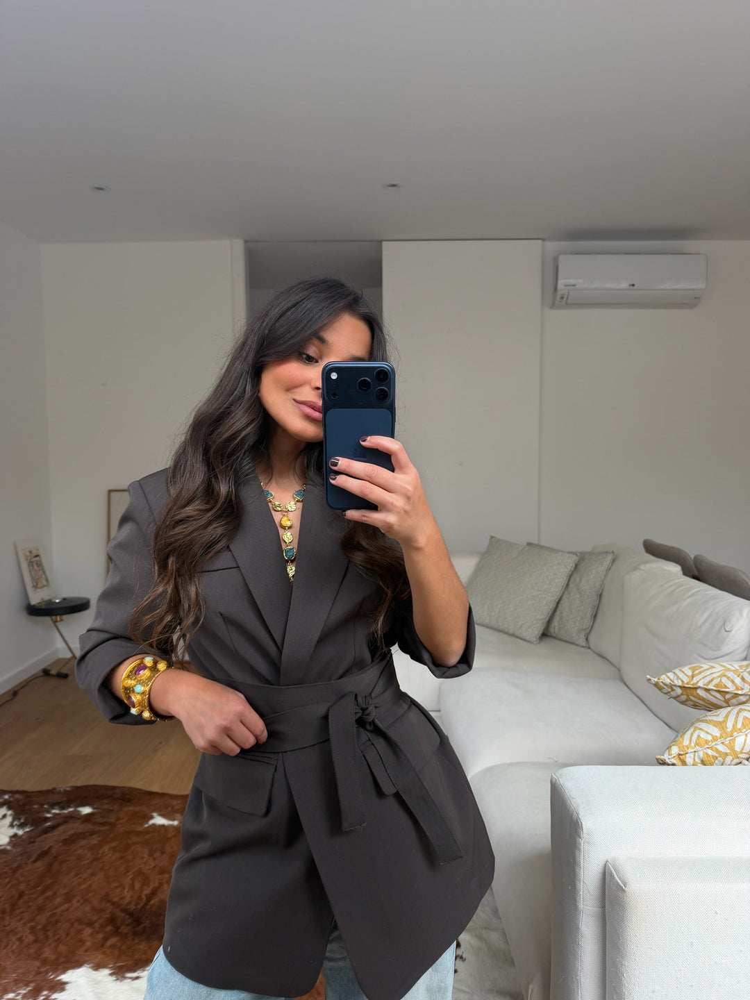 Blazer com cinto na cor chocolate — indispensável