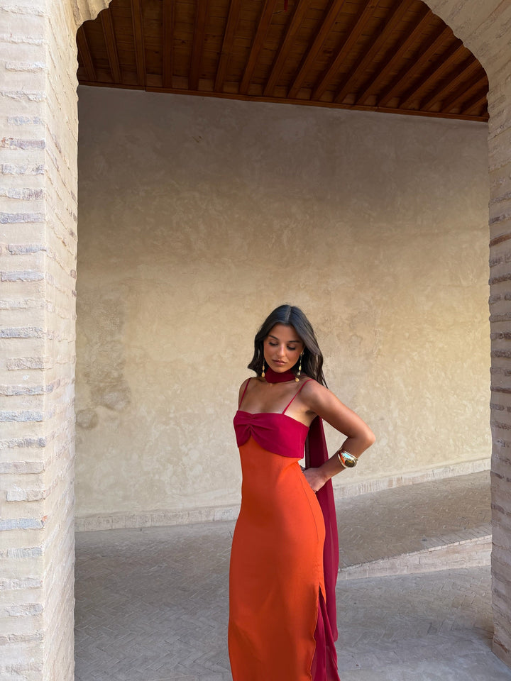 Zahara / Vestido em laranja e vermelho