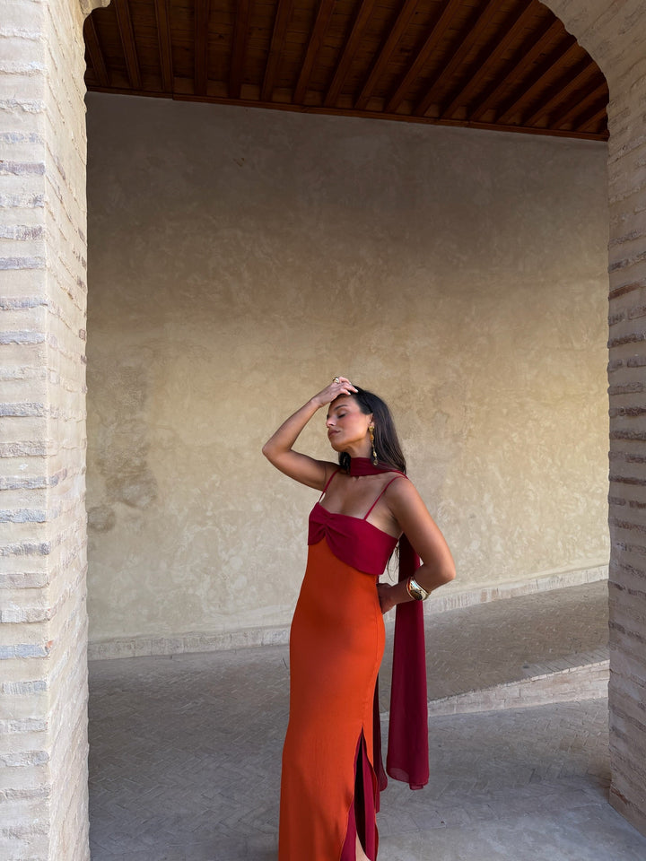 Zahara / Vestido em laranja e vermelho