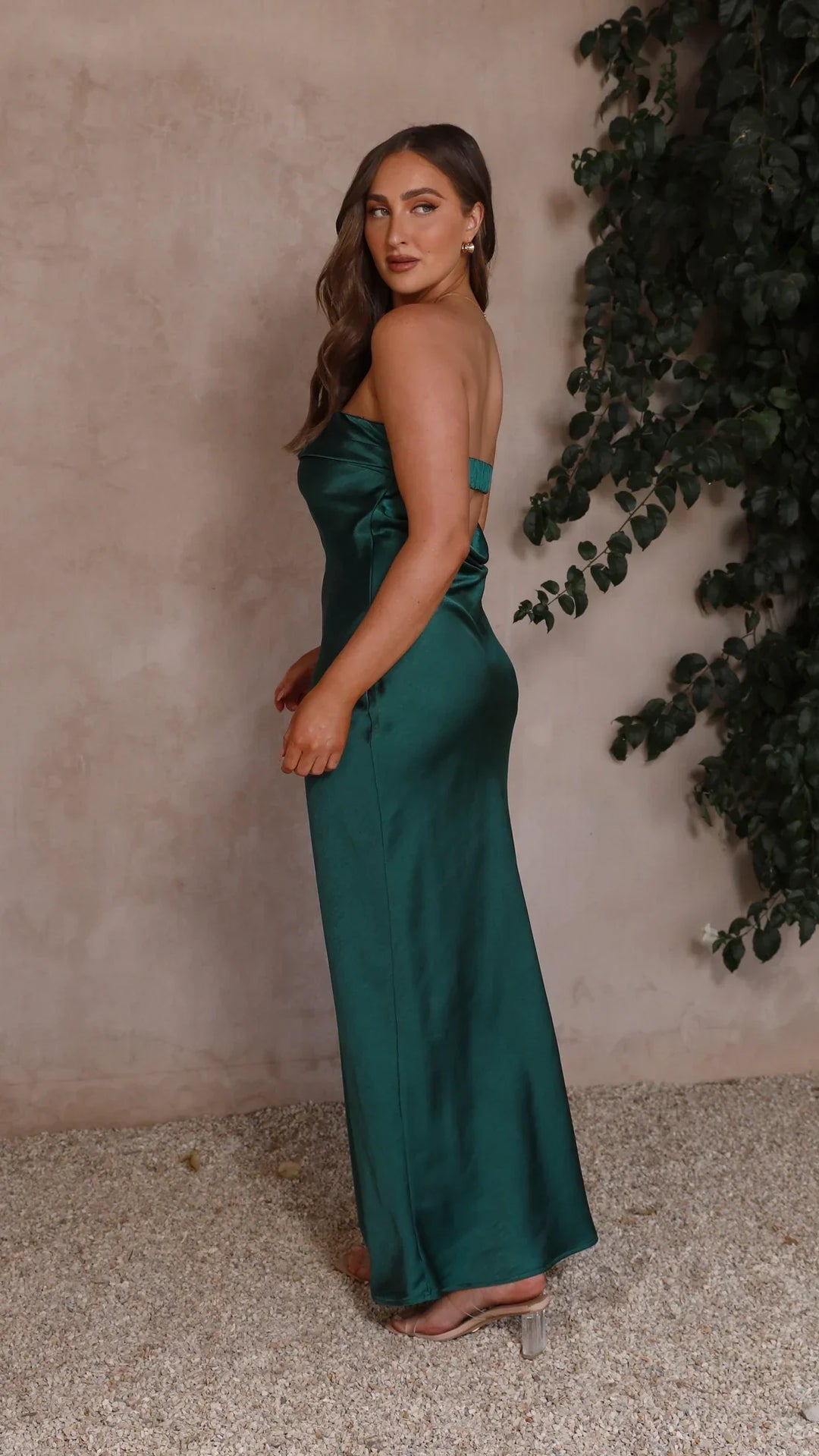Thesa | Vestido de cetim sem mangas