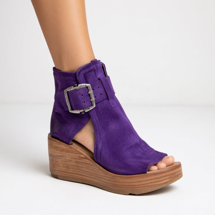 Botins de cunha com ponta aberta, estilo moderno