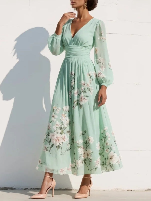 Coral / Vestido com estilo floral e decote