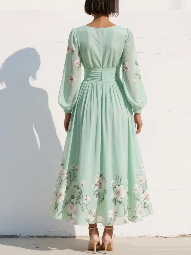 Coral / Vestido com estilo floral e decote
