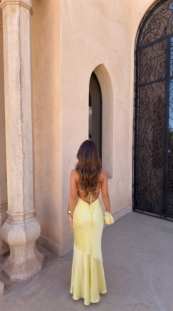 Alicante / Vestido amarelo