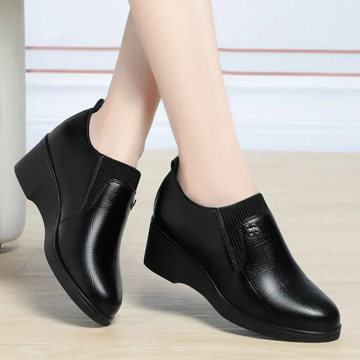 Switolina - Sapatos de Cunha em Pele na Moda