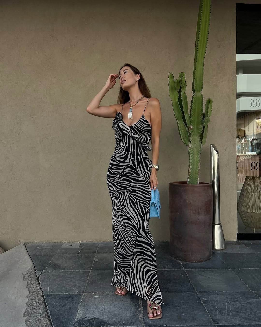 Lucia | Vestido satinado com estampa de zebra