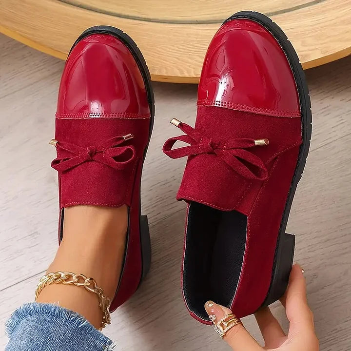 Marvina - Mocassins Elegantes com Bico Redondo e Laço Decorativo